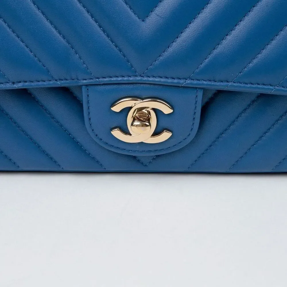 Classic New Mini Chevron Crossbody